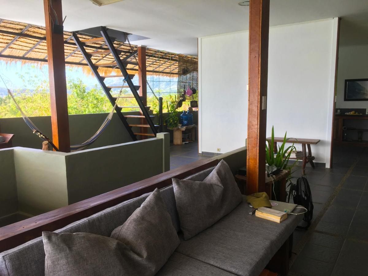 Merdeka House Maluk Exterior photo