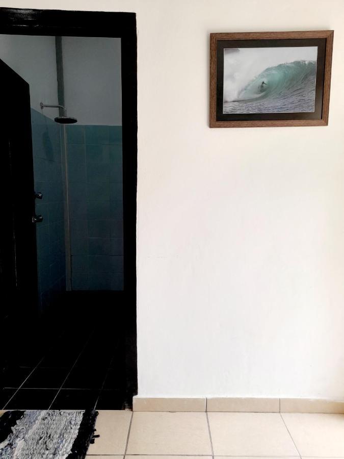 Merdeka House Maluk Exterior photo